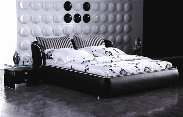 Striped Etriende Leather Bed